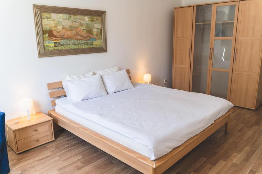 Old Town Apartment Next To Saint Peter'S Church Riga Exterior foto